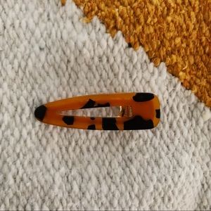 tortoise shell print hair clip